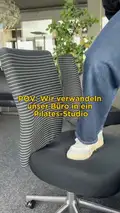 Wer braucht ein Gym, wenn man auch Pilates im Office machen kann 💪🤸‍♀️

#pilates #office